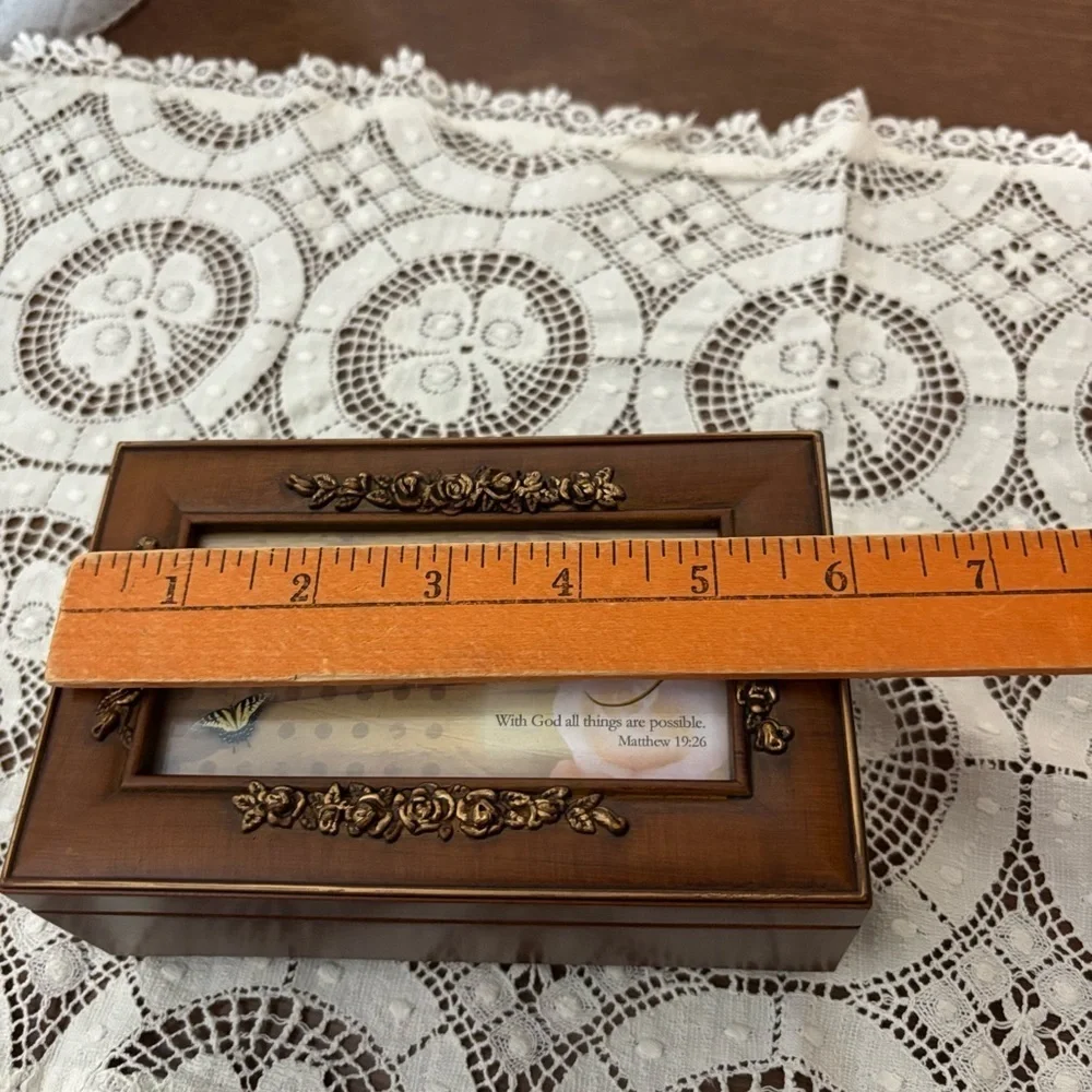 Cottage Garden Woodgrain Photo Music Box